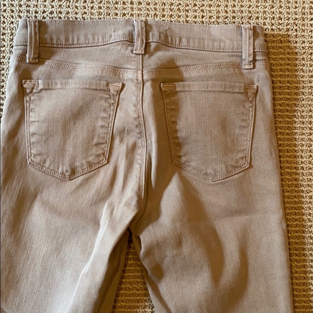 J BRAND TAN STRETCHY JEANS IN A REALLY HARD COLOR TO FIND - Picture 6 of 8